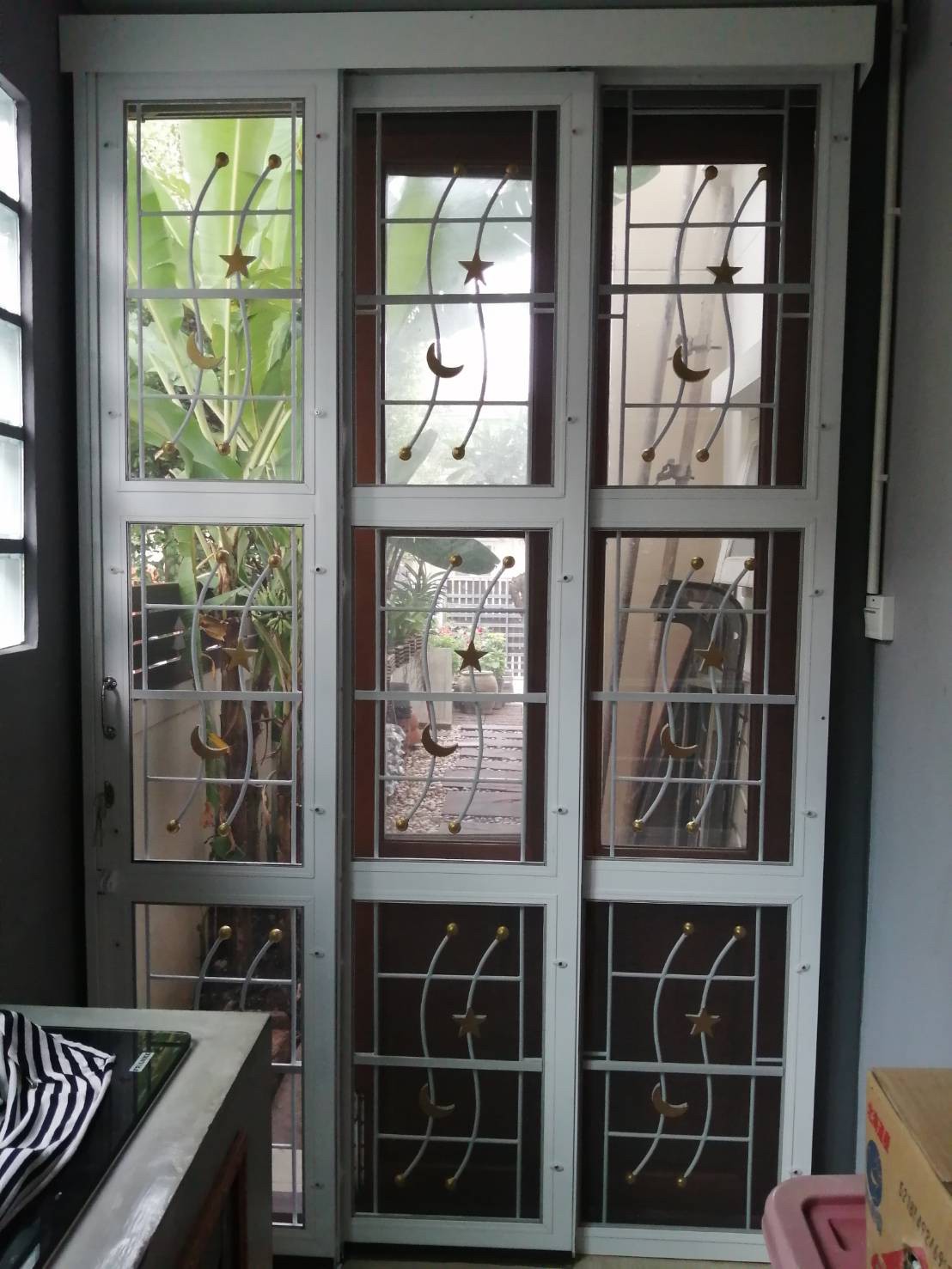 11 - https://pn1983kanchang.com | PN 1986 การช่าง - บริการรับผลิตและติดตั้งงานเหล็กดัด มุ้งลวด ประตูรั้วสแตนเลส กระจกอลูมิเนียม หลังคา กันสาด ต่อเติมบ้าน และปรับปรุงที่อยู่อาศัย ด้วยทีมช่างมืออาชีพ ประสบการณ์กว่า 15 ปี พร้อมรับประกันผลงาน 1 ปี