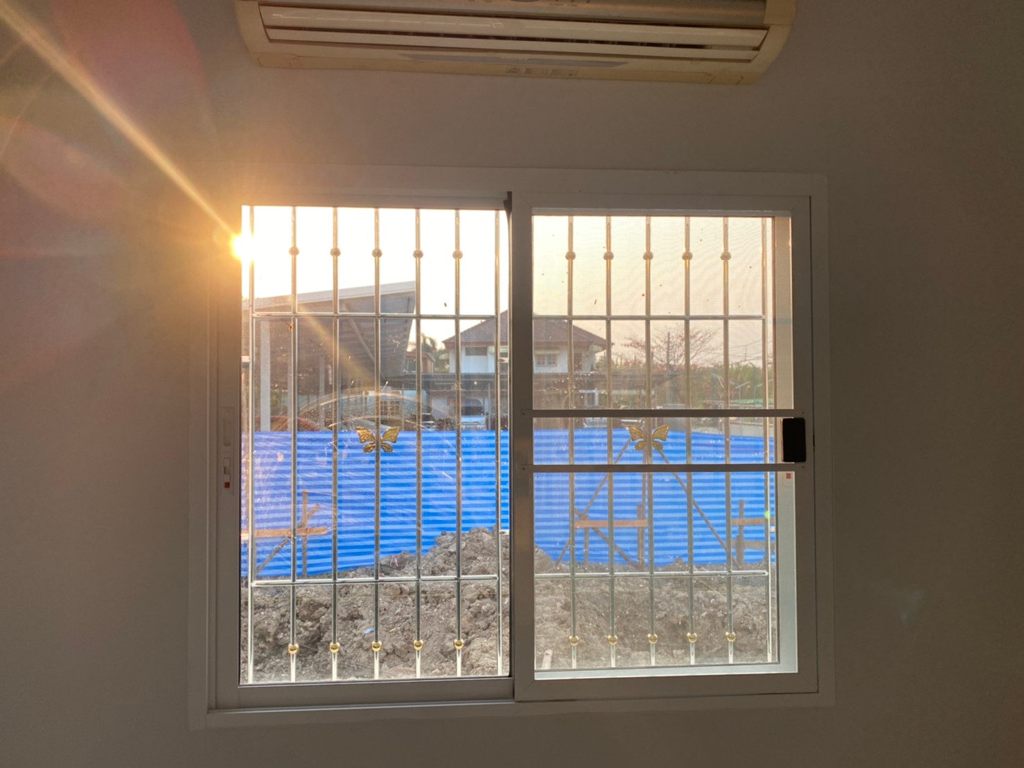 14 - https://pn1983kanchang.com | PN 1986 การช่าง - บริการรับผลิตและติดตั้งงานเหล็กดัด มุ้งลวด ประตูรั้วสแตนเลส กระจกอลูมิเนียม หลังคา กันสาด ต่อเติมบ้าน และปรับปรุงที่อยู่อาศัย ด้วยทีมช่างมืออาชีพ ประสบการณ์กว่า 15 ปี พร้อมรับประกันผลงาน 1 ปี