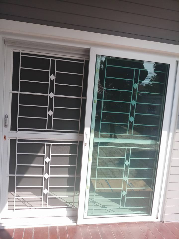 20 - https://pn1983kanchang.com | PN 1986 การช่าง - บริการรับผลิตและติดตั้งงานเหล็กดัด มุ้งลวด ประตูรั้วสแตนเลส กระจกอลูมิเนียม หลังคา กันสาด ต่อเติมบ้าน และปรับปรุงที่อยู่อาศัย ด้วยทีมช่างมืออาชีพ ประสบการณ์กว่า 15 ปี พร้อมรับประกันผลงาน 1 ปี