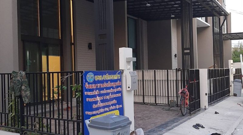 27 - https://pn1983kanchang.com | PN 1986 การช่าง - บริการรับผลิตและติดตั้งงานเหล็กดัด มุ้งลวด ประตูรั้วสแตนเลส กระจกอลูมิเนียม หลังคา กันสาด ต่อเติมบ้าน และปรับปรุงที่อยู่อาศัย ด้วยทีมช่างมืออาชีพ ประสบการณ์กว่า 15 ปี พร้อมรับประกันผลงาน 1 ปี