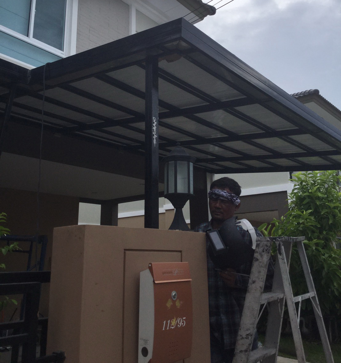 16 - https://pn1983kanchang.com | PN 1986 การช่าง - บริการรับผลิตและติดตั้งงานเหล็กดัด มุ้งลวด ประตูรั้วสแตนเลส กระจกอลูมิเนียม หลังคา กันสาด ต่อเติมบ้าน และปรับปรุงที่อยู่อาศัย ด้วยทีมช่างมืออาชีพ ประสบการณ์กว่า 15 ปี พร้อมรับประกันผลงาน 1 ปี