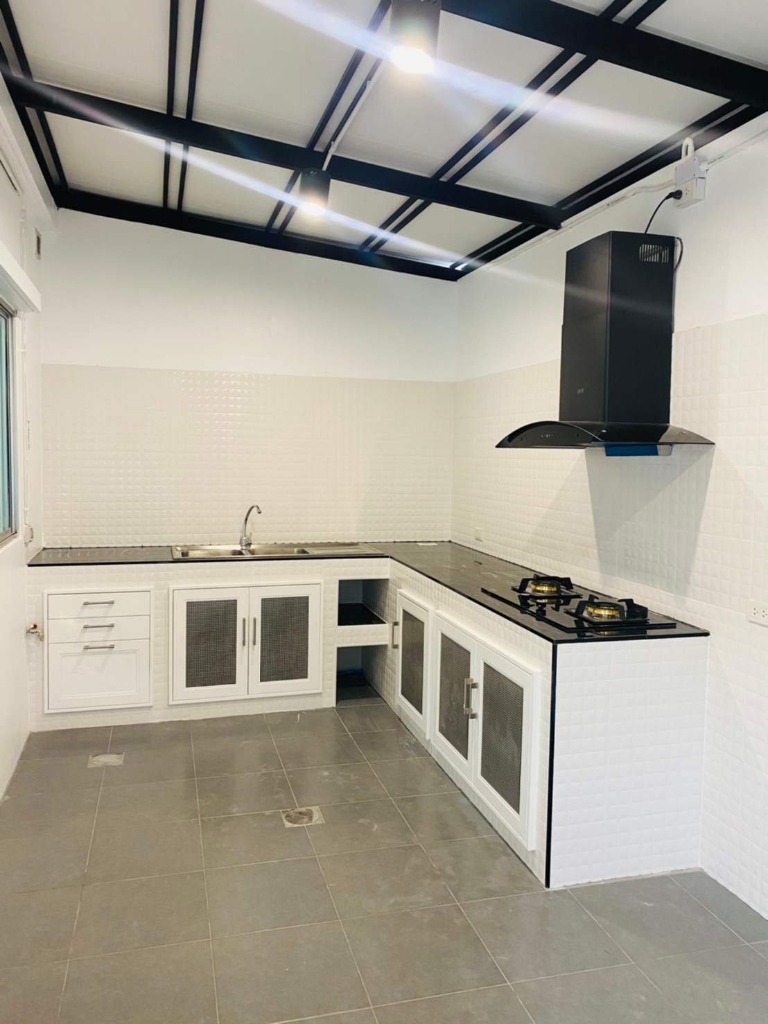 2 - https://pn1983kanchang.com | PN 1986 การช่าง - บริการรับผลิตและติดตั้งงานเหล็กดัด มุ้งลวด ประตูรั้วสแตนเลส กระจกอลูมิเนียม หลังคา กันสาด ต่อเติมบ้าน และปรับปรุงที่อยู่อาศัย ด้วยทีมช่างมืออาชีพ ประสบการณ์กว่า 15 ปี พร้อมรับประกันผลงาน 1 ปี